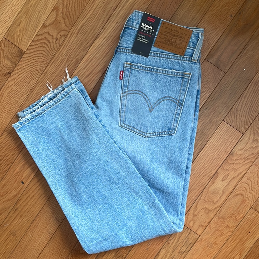 NWT Straight Leg Levi’s